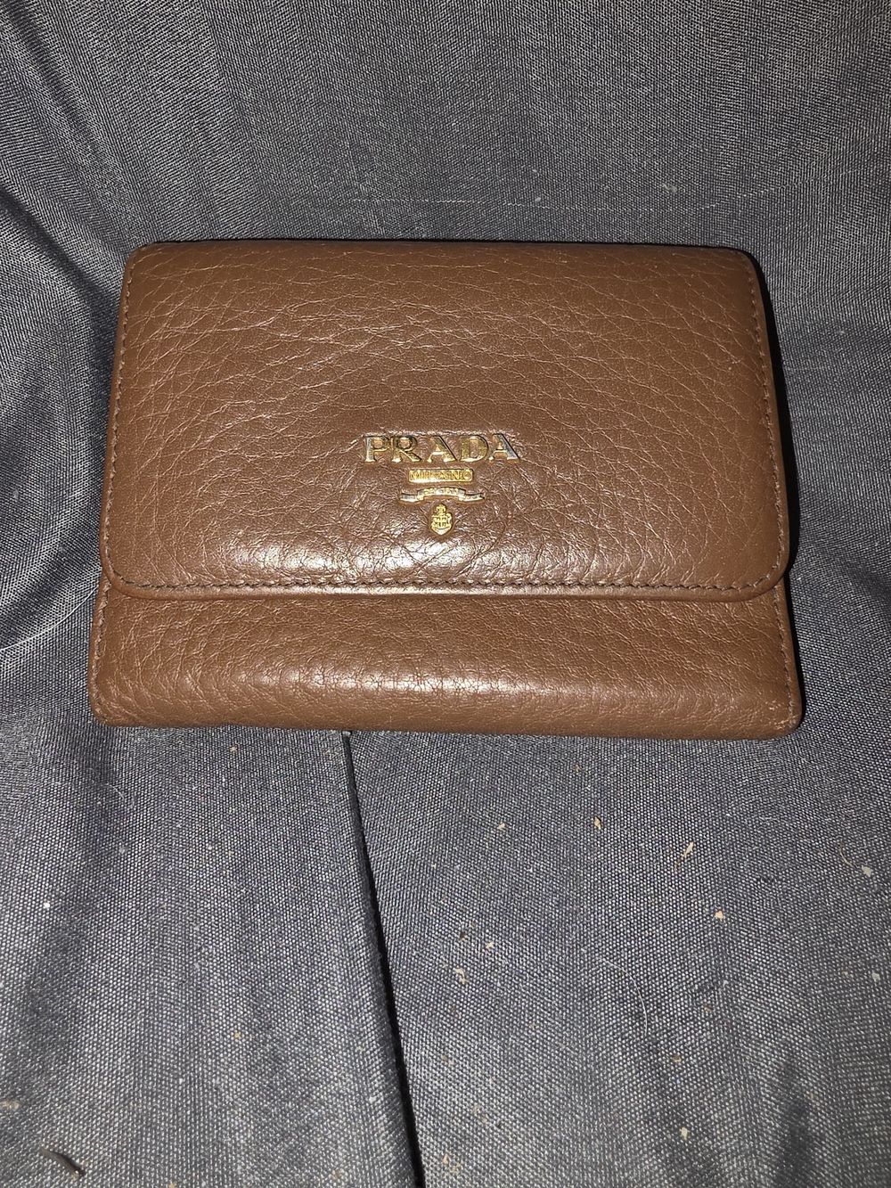 Authentic Prada Brown Leather Compact Wallet with Gold Logo - Picture 10 of 10